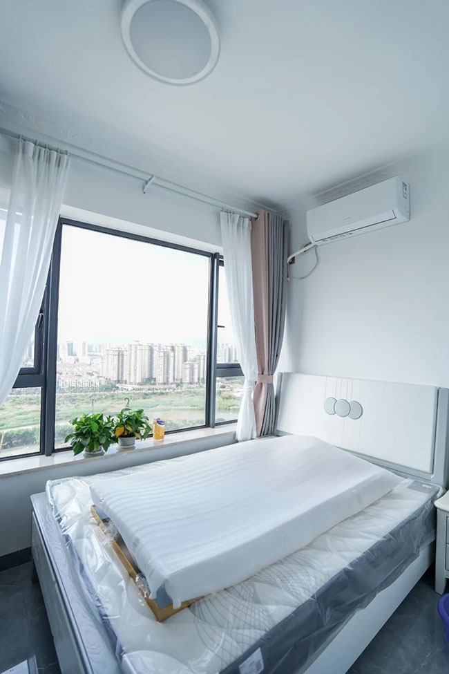 124㎡現(xiàn)代三居，簡單軟裝搭配，感受生活的小清新